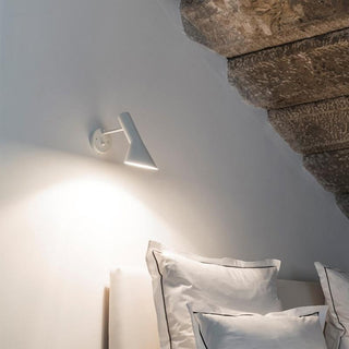 Simple Black Wall Sconce | Lumilya